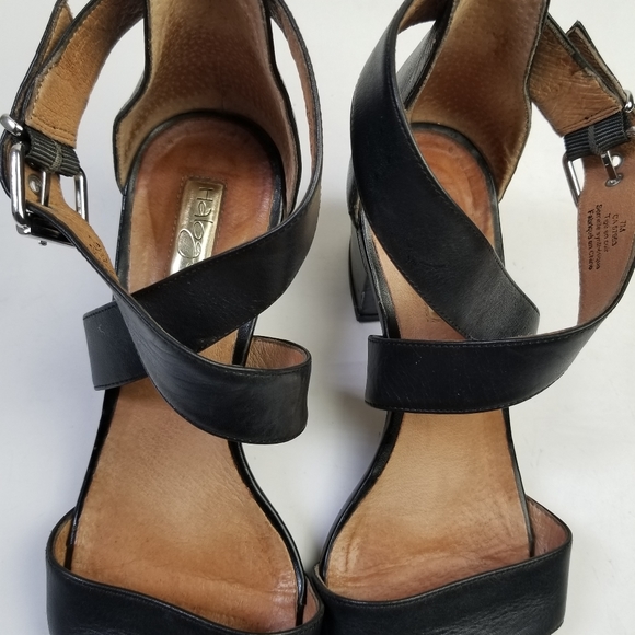 Halogen Rena Crisscross Low Heel Sandals - Picture 3 of 9